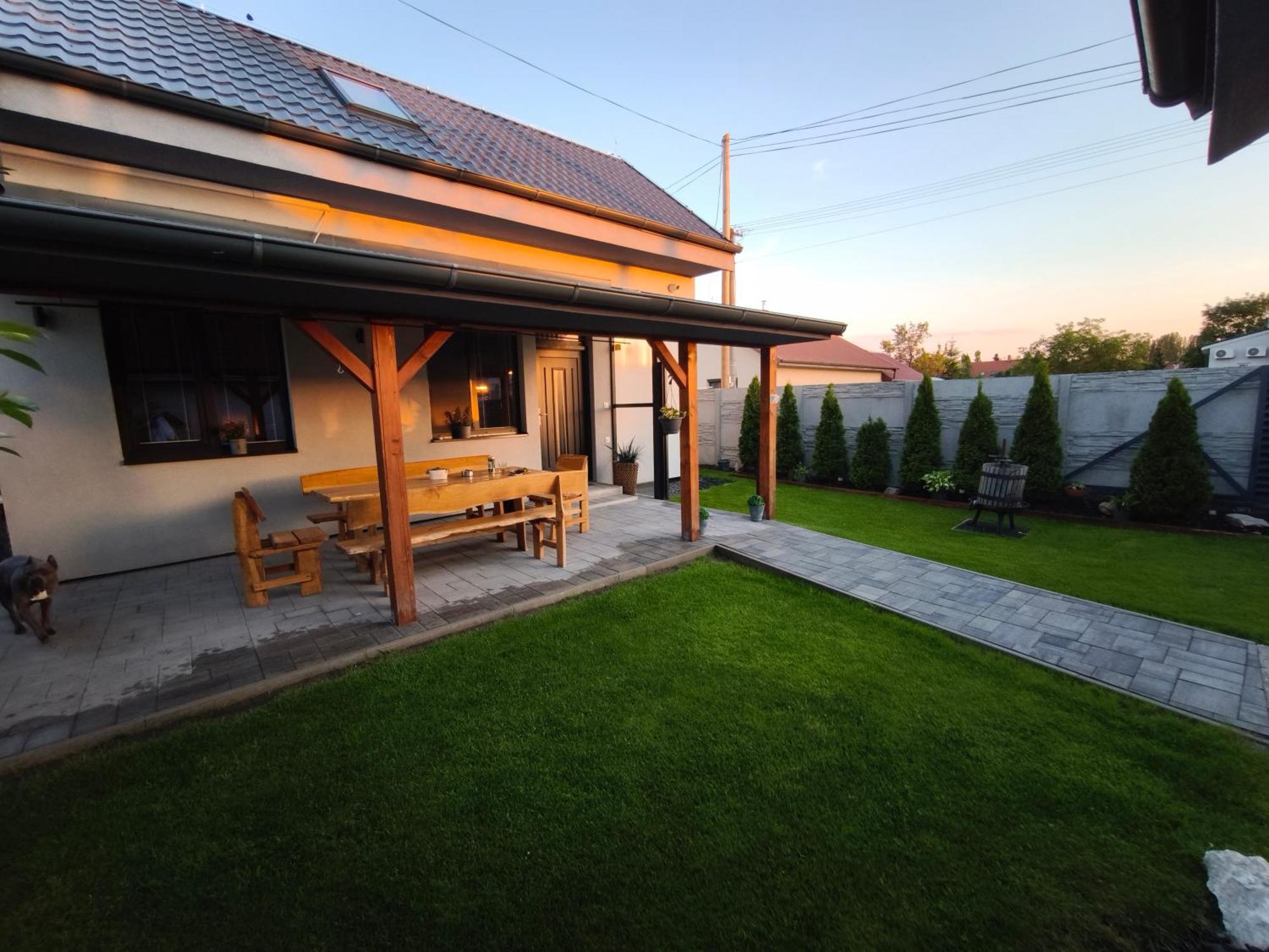 Villa Vikendovy Dom Hlboka Dunajská Streda Exterior foto
